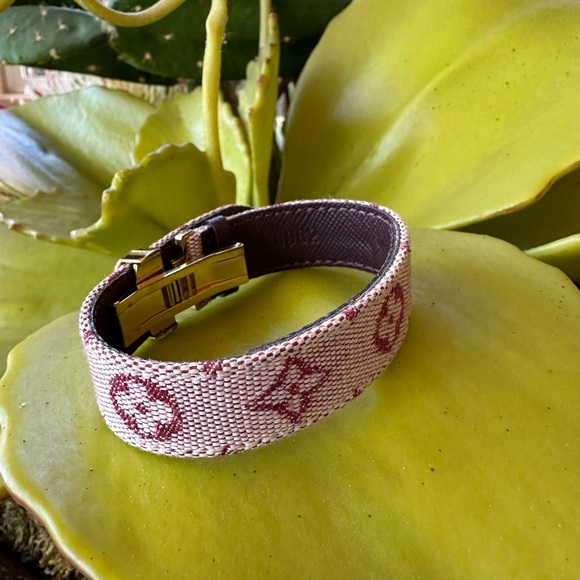 LOUIS VUITTON MONOGRAM CANVAS GOOD LUCK BANGLE IN BURGUNDY & MAUVE EUC WITH COD - Picture 2 of 7